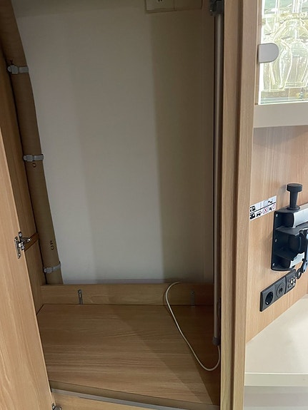 Knaus Südwind 500 FU Solcell Truma 1400kg totvikt 21 of 21