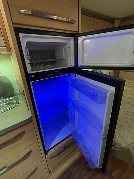 Knaus Südwind 500 FU Solcell Truma 1400kg totvikt 12 of 21