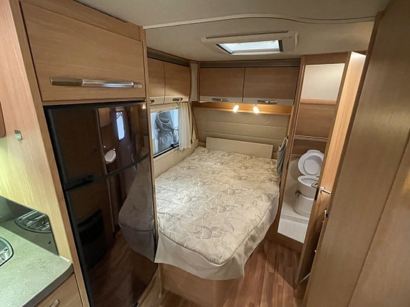 Knaus Südwind 500 FU Solcell Truma 1400kg totvikt 11 of 21