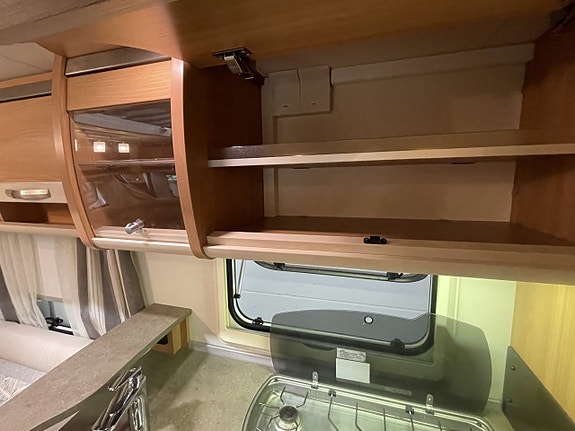 Knaus Südwind 500 FU Solcell Truma 1400kg totvikt 8 of 21