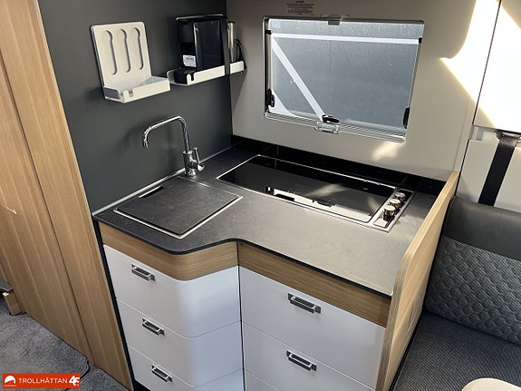 Adria MATRIX PLUS 670 DL *ALDE / Face To Face * 12 of 21