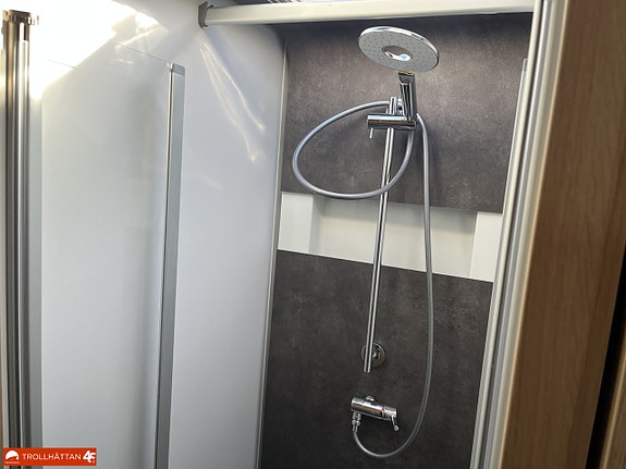 Adria MATRIX PLUS 670 DL *ALDE / Face To Face * 20 of 21