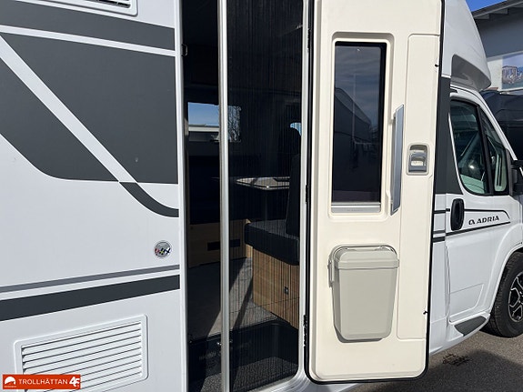 Adria MATRIX PLUS 670 DL *ALDE / Face To Face * 2 of 21