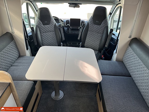 Adria MATRIX PLUS 670 DL *ALDE / Face To Face * 9 of 21