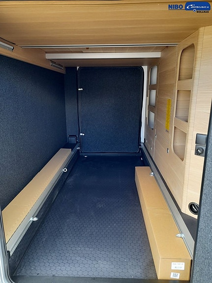 Adria Coral 670 DL 60Y - Fiat MultiJet3 140HP (103kW) HD 35L 11 of 12