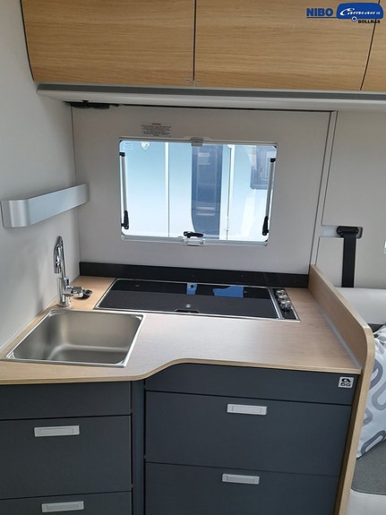 Adria Coral 670 DL 60Y - Fiat MultiJet3 140HP (103kW) HD 35L 6 of 12