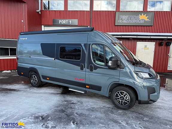 Sunlight Cliff 640 Adventure - Auto - 9" media