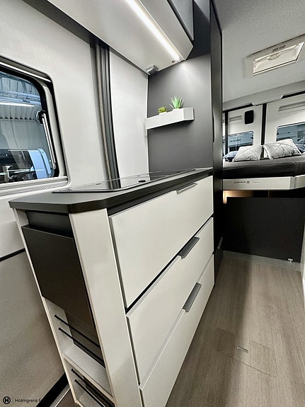 Adria Twin Supreme 640 SGX 11 of 18