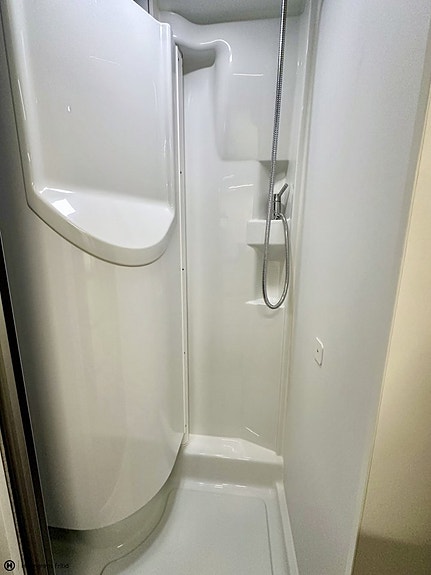 Adria Twin Supreme 640 SGX 15 of 18