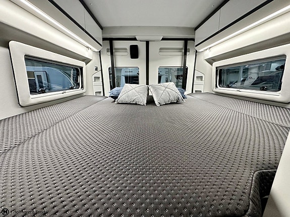 Adria Twin Supreme 640 SGX 13 of 18