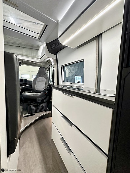 Adria Twin Supreme 640 SGX 16 of 18