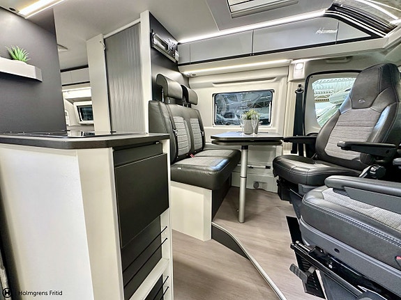 Adria Twin Supreme 640 SGX 9 of 18
