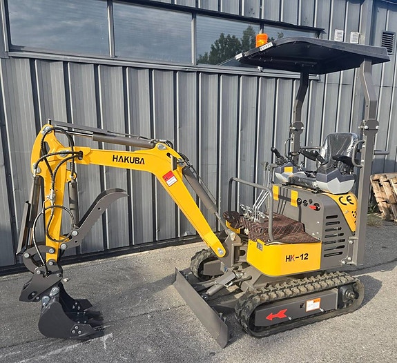 Minigrävare HAKUBA HK-12, 2 cilinder23 HP Kampanjpris85000:-