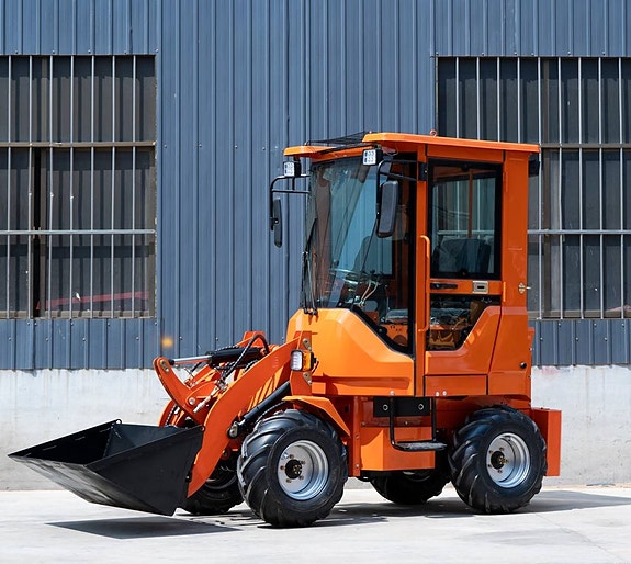 Minilastare HAKUBA HKL-04 med hytt , pallgafflar,   79900:-