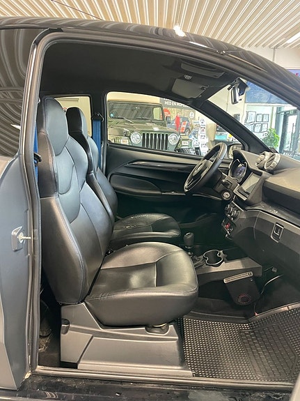 Aixam Coupe GTI Backkamera / Bluetooth / Baslåda / Nyservad 8 of 11