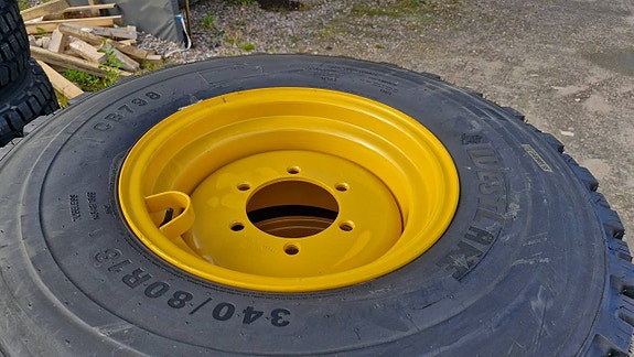 Nya Kompletta vinterhjul 340/80R18