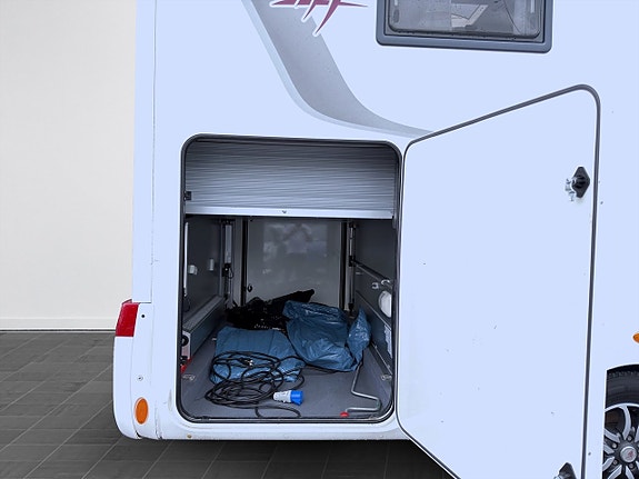 Rapido campervan-fiat 8096DF 2.3 177hk Premium Edition ALDE Markis 7 of 20