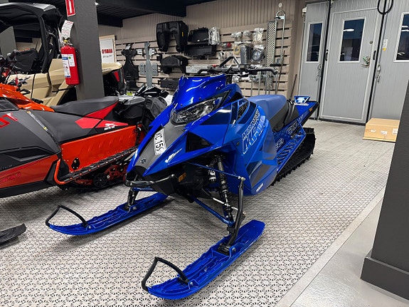 Yamaha MOUNTAIN MAX 800 ES