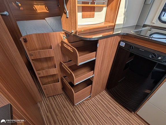 Adria ADORA 512 UP *ALDE / Dubbelbädd / Lättkörd 13 of 21