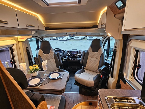 Weinsberg CaraBus EDITION (FIRE) 600 ME Långbäddar Automat TRUMA 6D+E 8 of 25