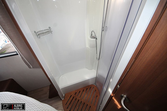LMC Breezer Lift H 607 / Queenbed / Taksäng / Dragkrok 10 of 12