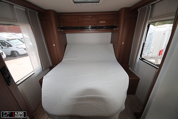 LMC Breezer Lift H 607 / Queenbed / Taksäng / Dragkrok 8 of 12