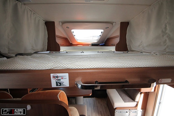LMC Breezer Lift H 607 / Queenbed / Taksäng / Dragkrok 12 of 12