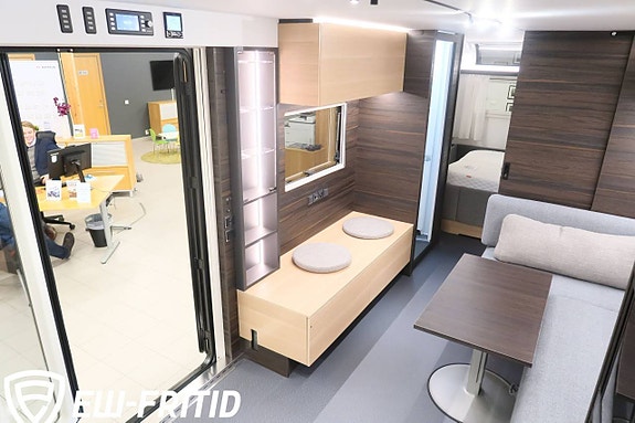 Adria Astella 704 HP (ALDE+Ugn+Cityvatten+KOLLA IN) 18 of 25