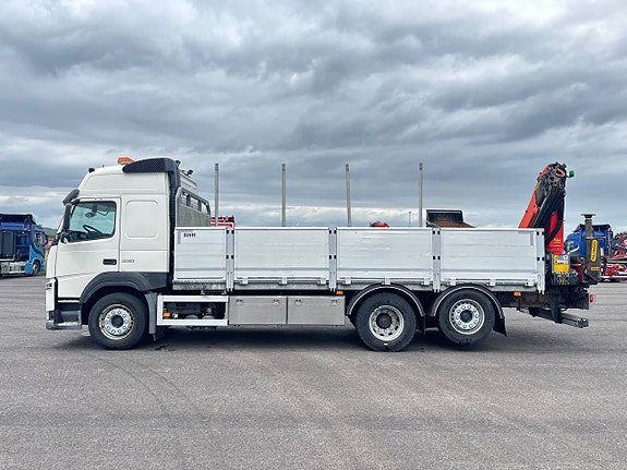 Volvo FM 330 Brädgårdsbil Palfinger kran 2 of 12