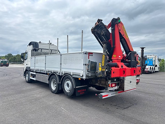 Volvo FM 330 Brädgårdsbil Palfinger kran 3 of 12