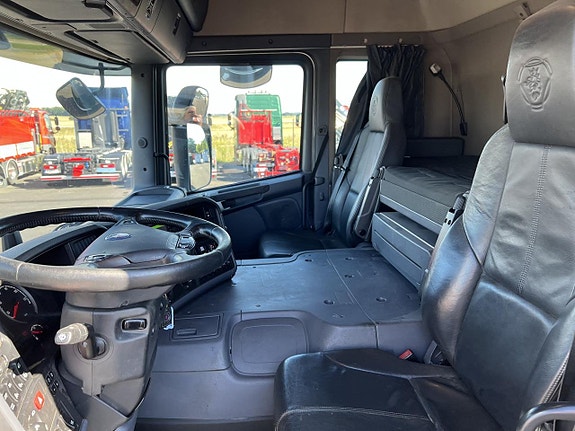 Scania P450 Tridem Joab Cameleont snabblås Bergflak 6 of 6