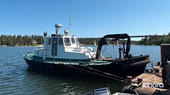 Bogserfartyg - Bärgningsfartyg, Med kran