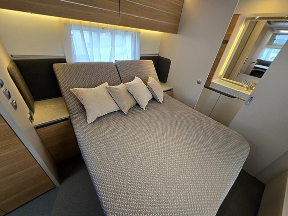 Adria ADORA 613 UT Queenbed 6 of 17