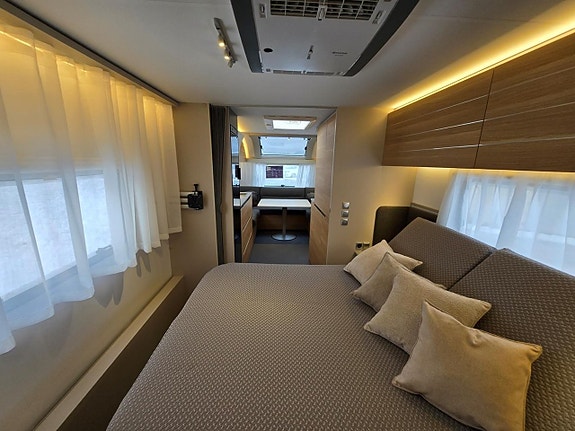 Adria ADORA 613 UT Queenbed 10 of 17