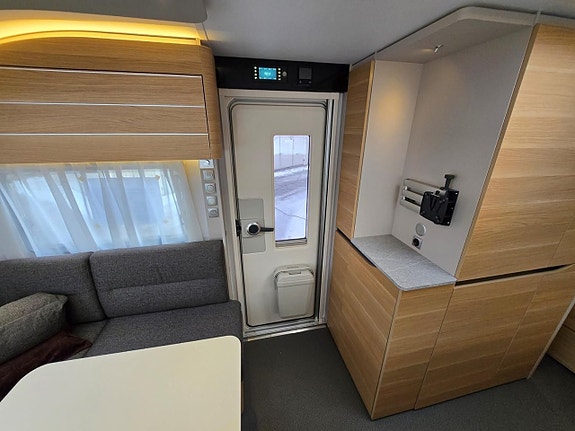 Adria ADORA 613 UT Queenbed 13 of 17
