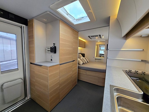 Adria ADORA 613 UT Queenbed 4 of 17