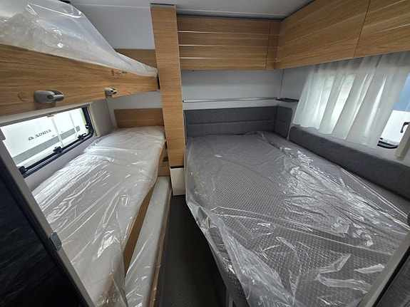 Adria Adora 593 UK Barnkammare 5 of 18