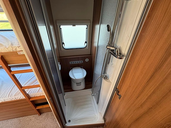 Knaus W08 790 UFK Exclusive Alde Vinterbonad Barnkammare 13 of 18