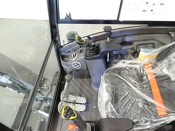 Volvo ECR25D - 25 / Engcon EC204 / Grip / Microprop MIG2 5 of 7