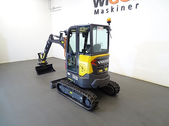 Volvo ECR25D - 25 / Engcon EC204 / Grip / Microprop MIG2 3 of 7