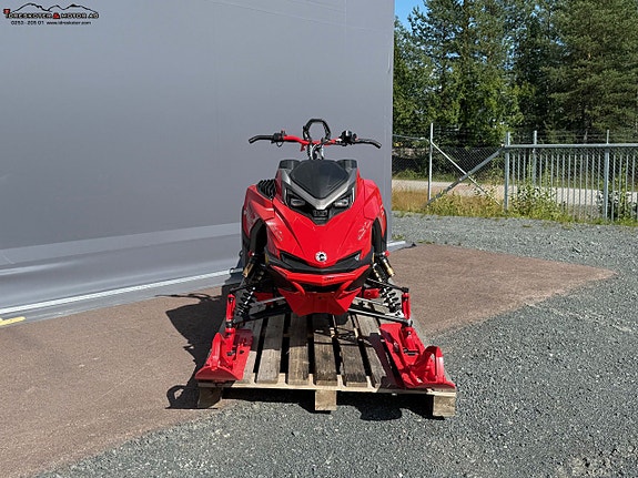 Lynx Shredder RE 3700 850 E-TEC HUB *DEMO* 4 of 6