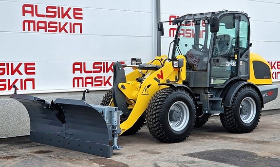 Wacker Neuson WL52 med vikplog 2,5m