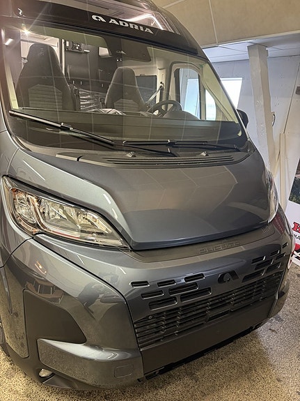 Adria TWIN SUPREME 640 SLB (Diselvärmare)