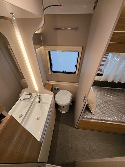 Adria ADORA 572 UT Långbäddar 10 of 13