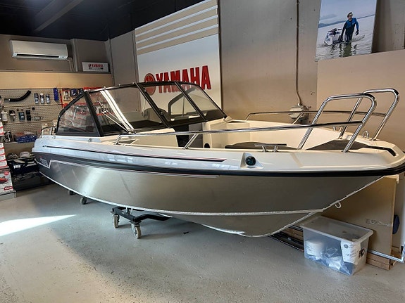 Yamarin Cross 57 BR med Premium edition