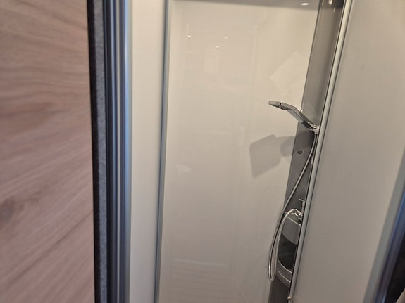 Dethleffs T7055 EBL JUST GO TDCI 140HK Husbil Aut 9 of 19