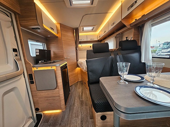Weinsberg CaraLoft 550MF  AUT / El Golvvärme 11 of 27