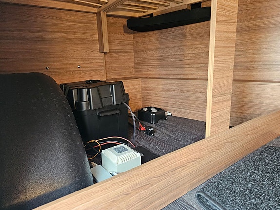 Weinsberg CaraLoft 550MF  AUT / El Golvvärme 22 of 27