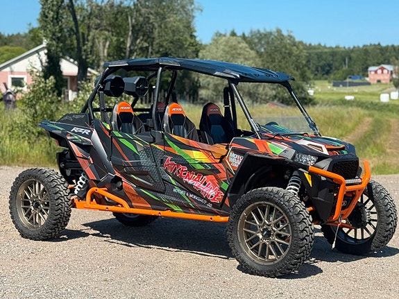 Polaris RZR 1000 Turbo # 4 sits