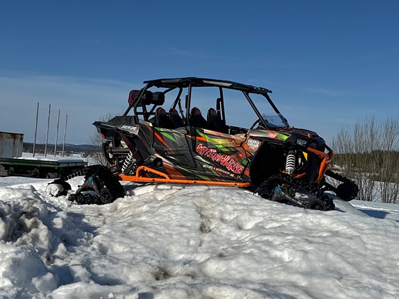 Polaris RZR 1000 Turbo # 4 sits  # Bandsats